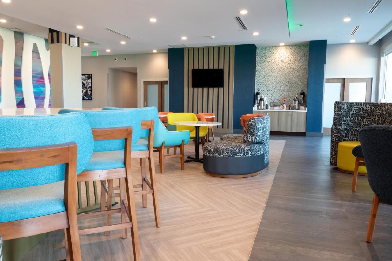 La Quinta Inn & Suites By Wyndham San Antonio Seaworld Lafb Экстерьер фото